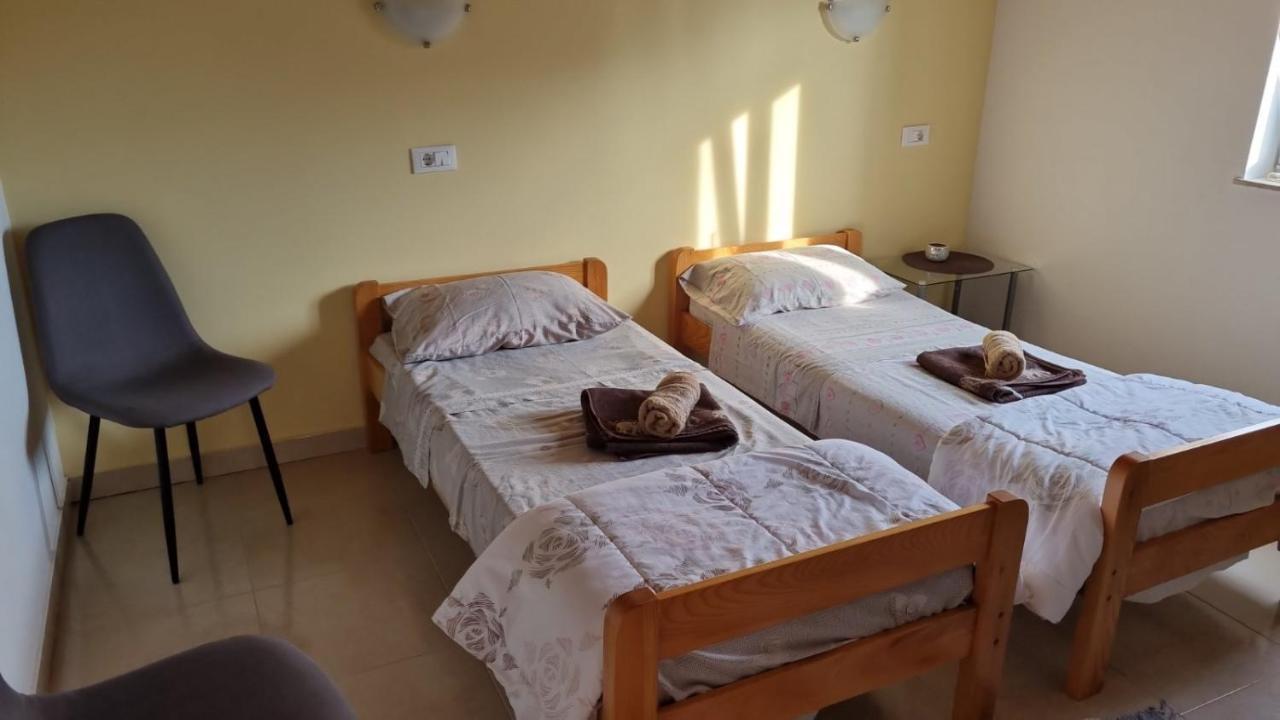 Sobe Anja Guest House Brtonigla Exterior photo