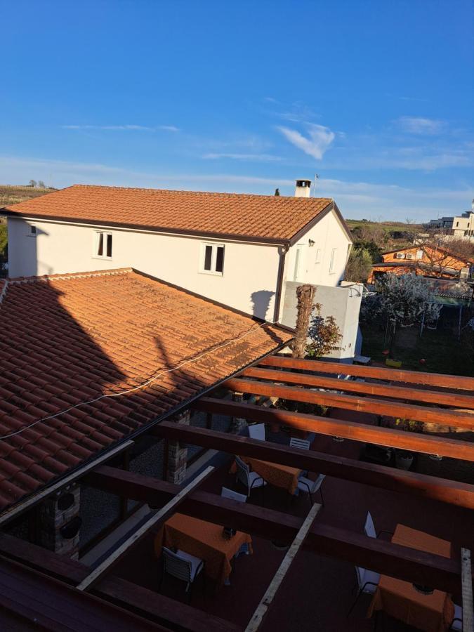 Sobe Anja Guest House Brtonigla Exterior photo