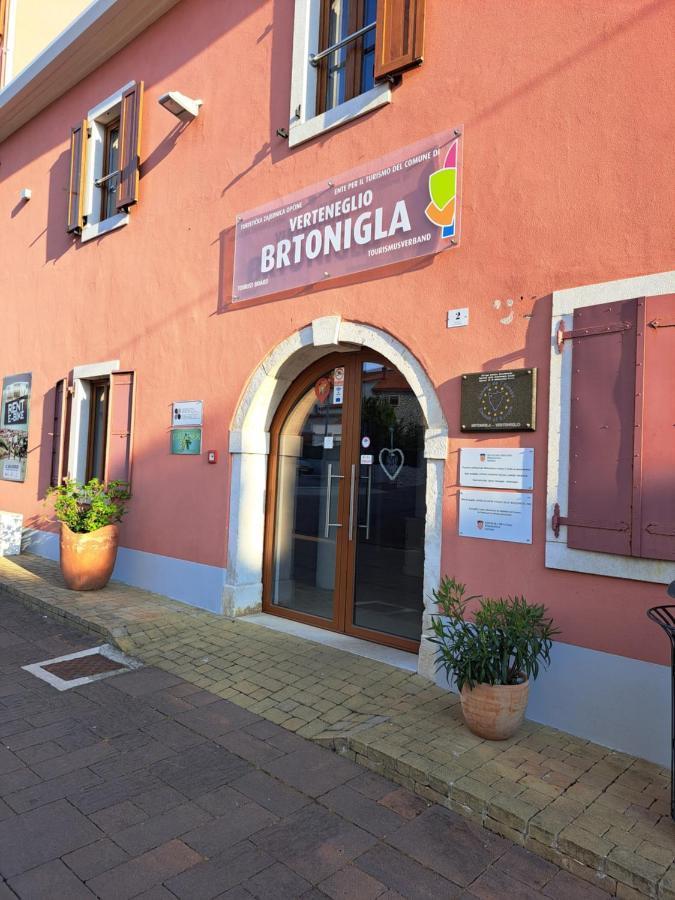Sobe Anja Guest House Brtonigla Exterior photo