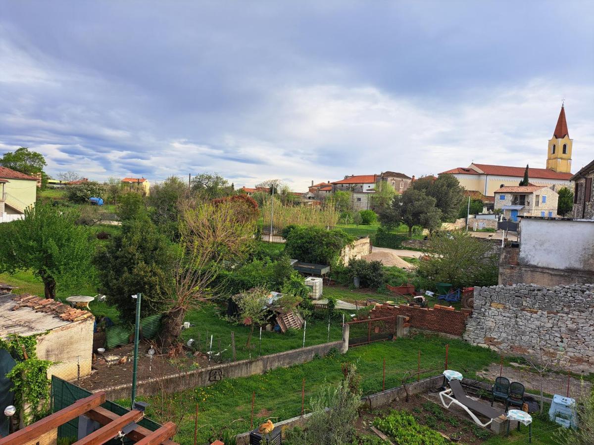 Sobe Anja Guest House Brtonigla Exterior photo