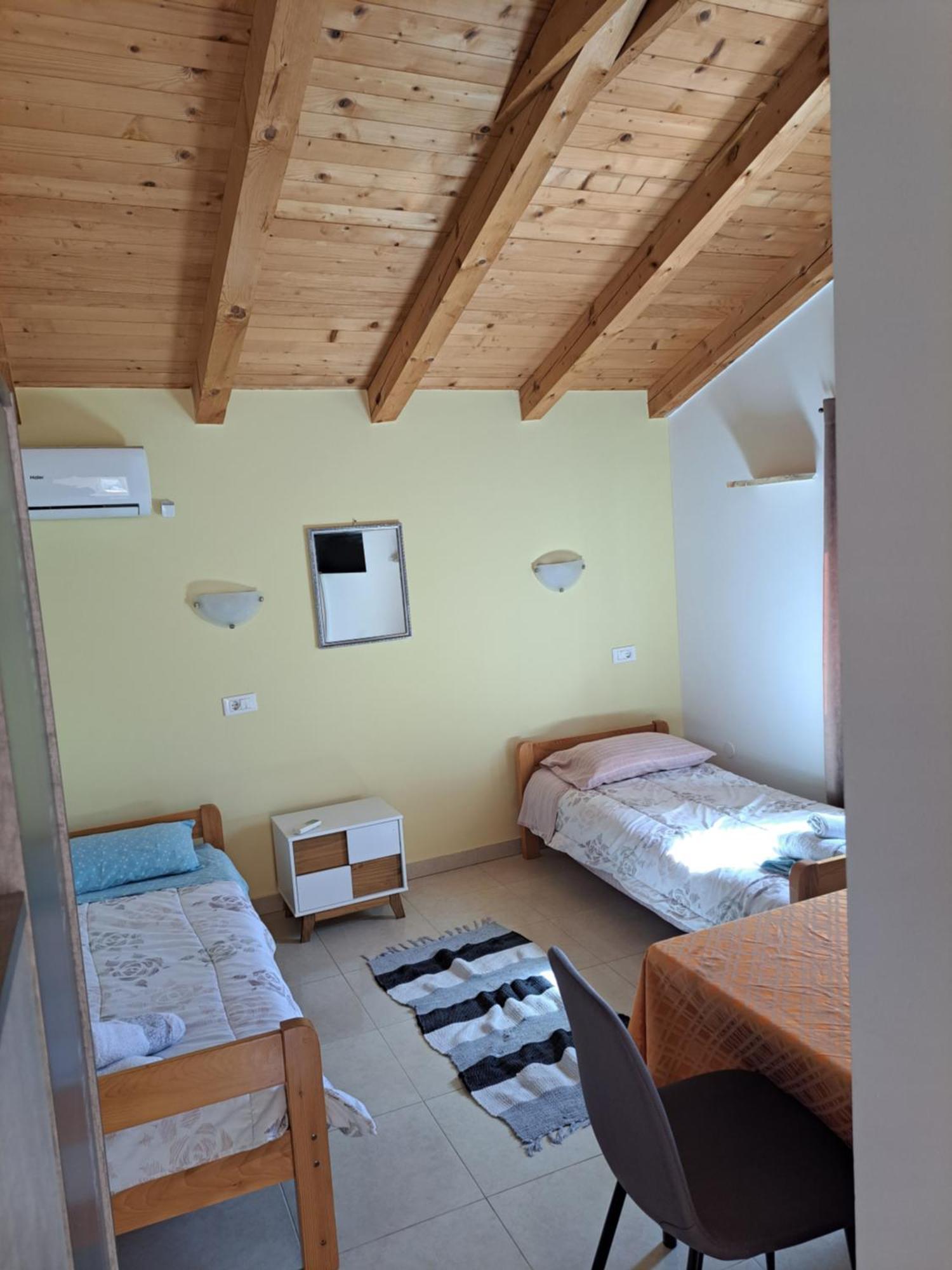 Sobe Anja Guest House Brtonigla Room photo